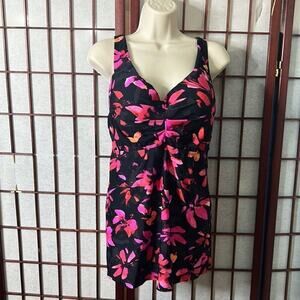 NWT MEET CURVE MULTICOLORED‎ SWIMSUIT TOP SIZE XL